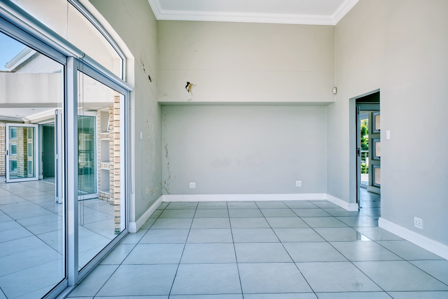 5 Bedroom Property for Sale in Blue Horizon Bay Eastern Cape